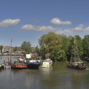 Arnhem, schepen in ASM haven tijdens de Kadedagen